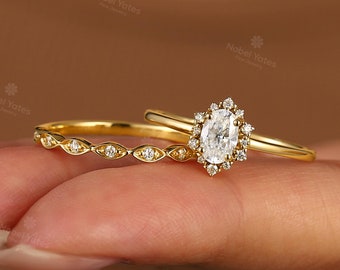 Vintage Lab Grown Diamond Engagement Ring Set, 18K Yellow Gold Ring, Halo Wedding Ring for Women, Moissanite Bridal Ring Set -NyFineJewelry