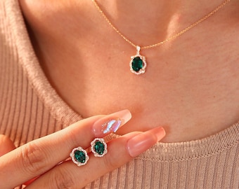 Antique Oval Lab Emerald Jewelry Set Rose gold Moissanite Halo Earrings Studs Birthstone Pendant Necklace Special Anniversary Gift for Mama