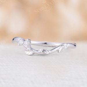 Anillo de bodas de diamantes naturales en oro blanco de 14 k. Anillo de bodas estilo hoja curva vintage con punta de diamante. Anillo nupcial apilable único.