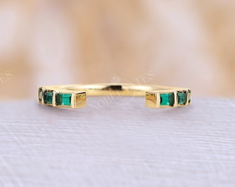 Minimalist Open Lab Emerald Wedding Band, Baguette Cut Band, 18K Yellow Gold Wedding Band, Delicate Custom Gemstone Ring, Rings for Women