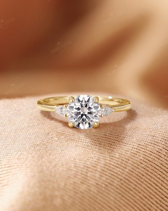 Classic Three Stones Engagement Ring,Lab Grown Diamond Wedding Ring, 18K Rose Gold Ring, Custom Bridal Ring, Delicate Fine Jewelry for Her