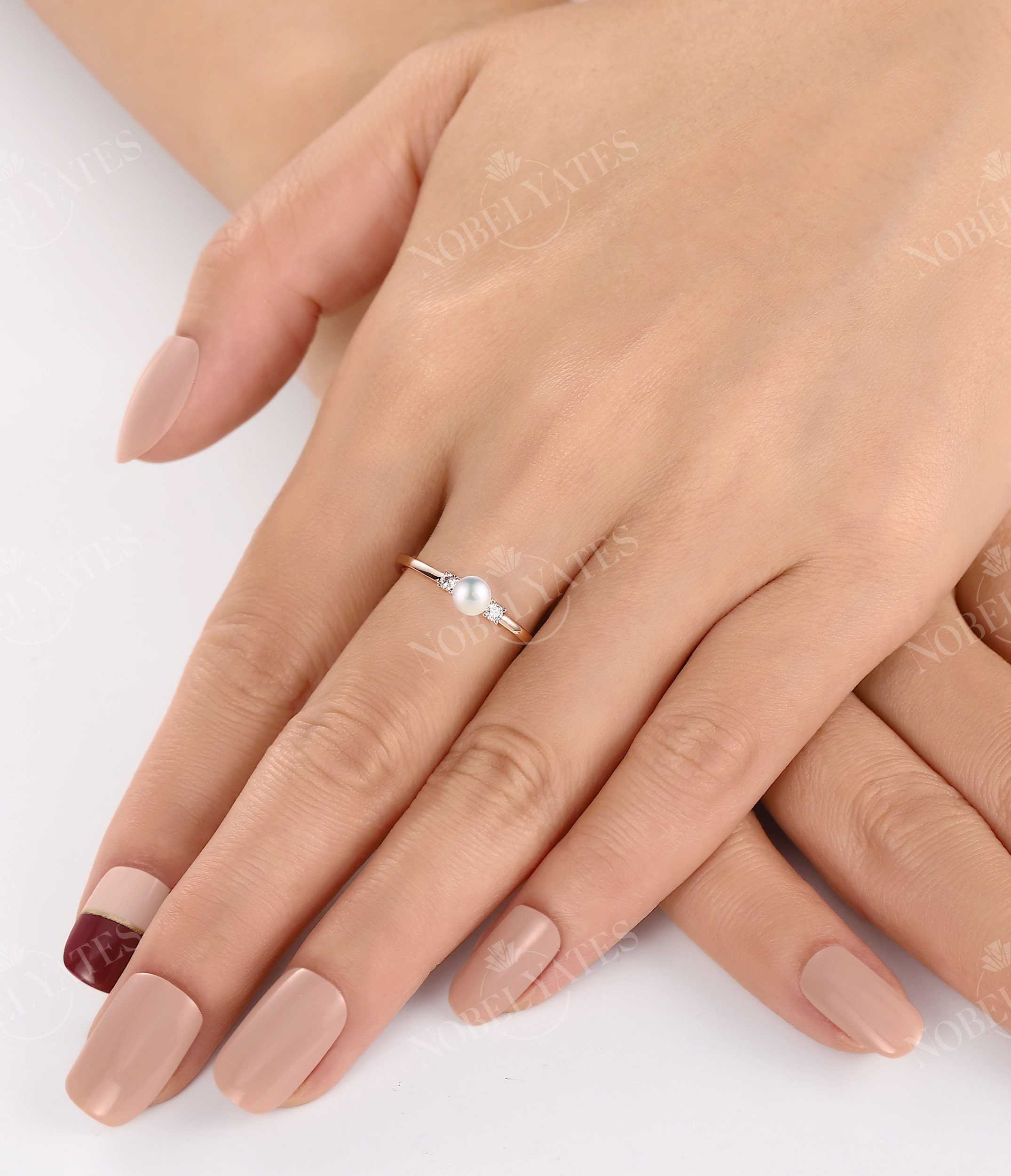 Anillos de compromiso online con piedra pequeña