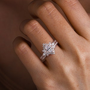 Vintage Marquise Lab-Grown Diamond Engagement Ring Set,Half Eternity Wedding Ring Set,2Pcs 18K Gold Ring,Halo Floral Design Ring Fiancé Ring