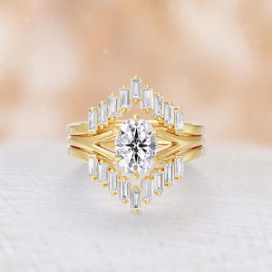 Art Deco Moissanit Verlobungsring Set mit Split, 14K Massivgoldring, 2-teiliger gebogener Ehering im Baguetteschliff, Brautringset für Frauen