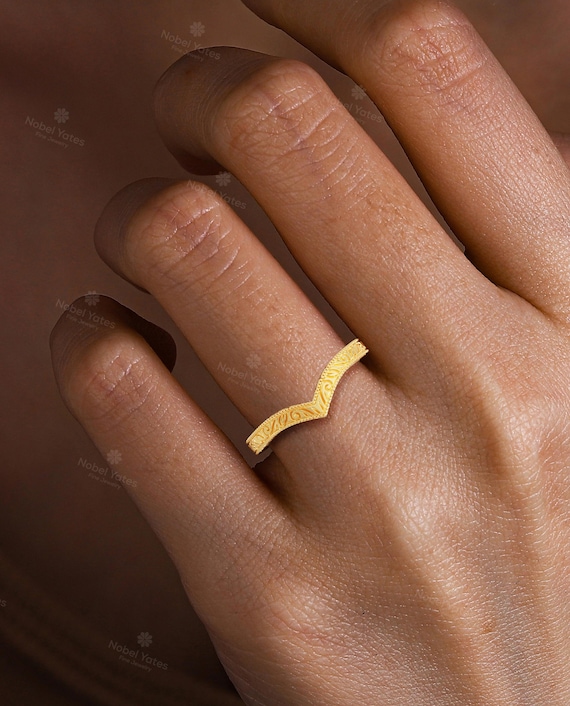 Women's Vintage V- Shape Curved Wedding Band, Handmade 14K Solid Gold Band,  Antique Milgrain Chevron Band, Stackable Matching Wedding Ring - Main Image