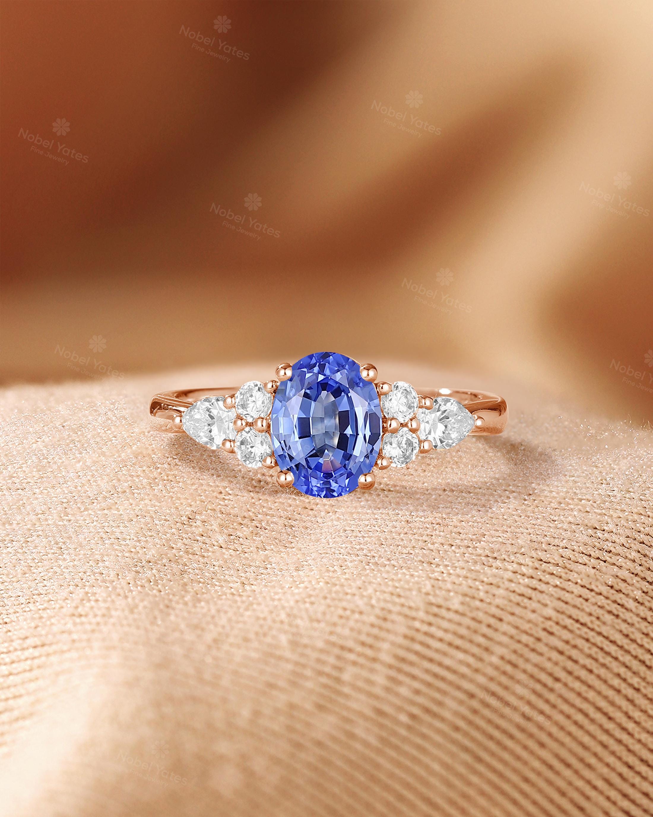 アールデコ調コーンフラワーブルーサファイアの婚約指輪、ホワイト 