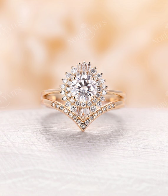 round vintage engagement rings