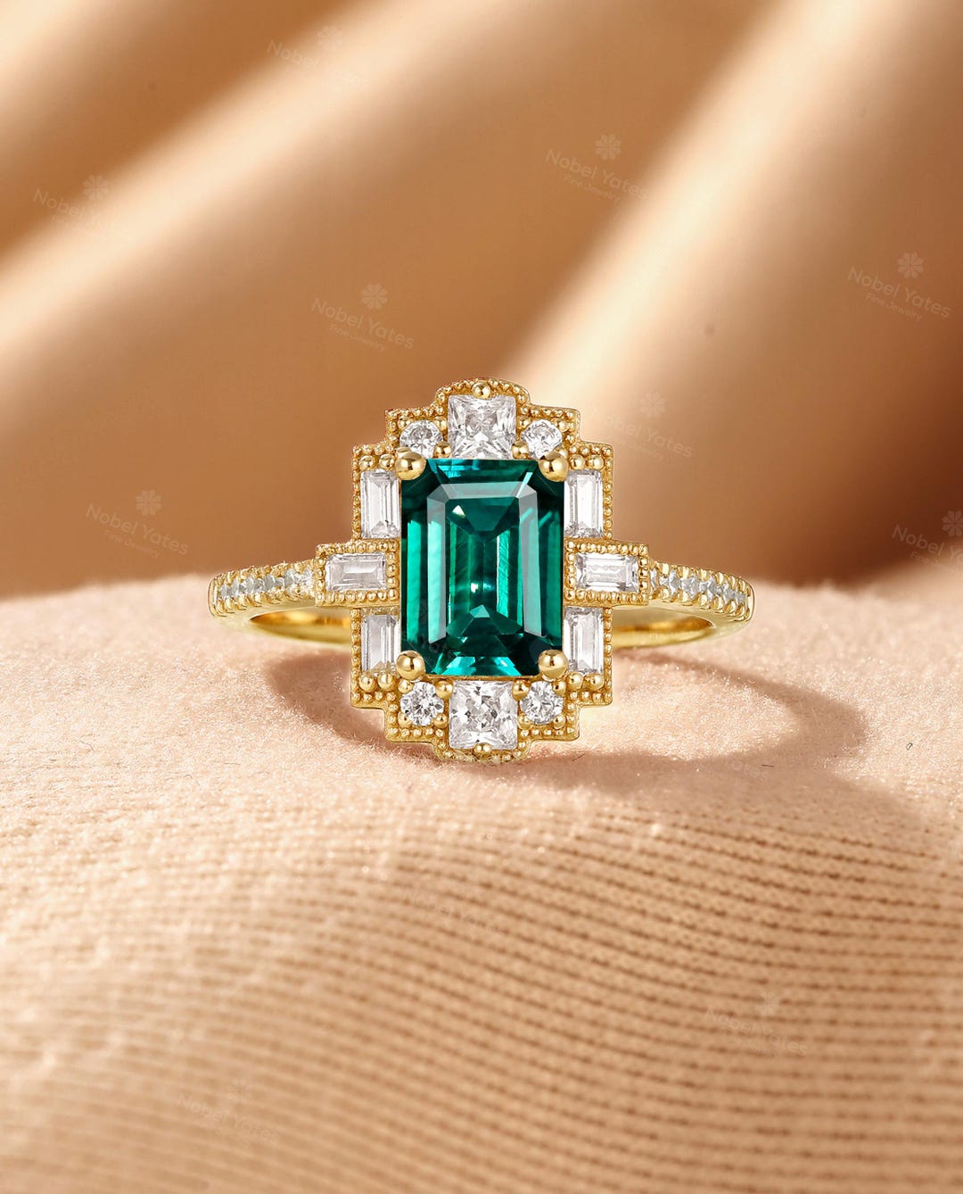 Bague En Or 18 Carats Avec émeraude Et Diamants - 0,75 Ct - Poids 22,59 G - Occasion