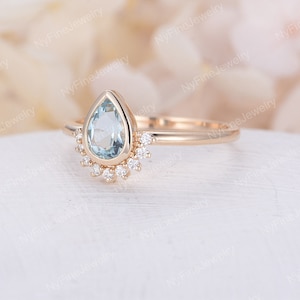 Birnenförmige Aquamarine Verlobungsring Gelbgold Einzigartige Diamant Hälfte Halo Hochzeit Vintage Lünette gesetzt Antiker Braut Jahrestag Ring Bild 3