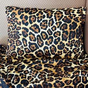 Gold Leopard Print Baumwoll-Satin Bettwäsche Set: Hypoallergene Animal Print Bettwäsche, luxuriöse seidige Bettwäsche
