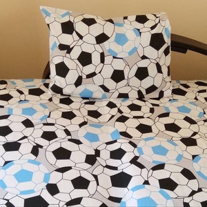 Soccer pillowcases, boy bedding, soccer toddler set, soccer lover gift, Soccer cot bed, football sheets, soccer twin set, soccer team bed