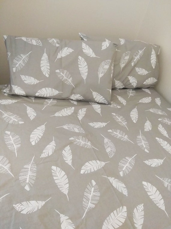GEOMETRIC FEATHERS GREY KING DUVET COVER /& PILLOWCASE SET 2 IN 1 DESIGN
