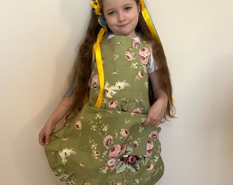 Gröna rosor förkläde för flickor, förkläde med gröna blommor, barnflickförkläde, present till flickor, vattentätt köksförkläde för flickor