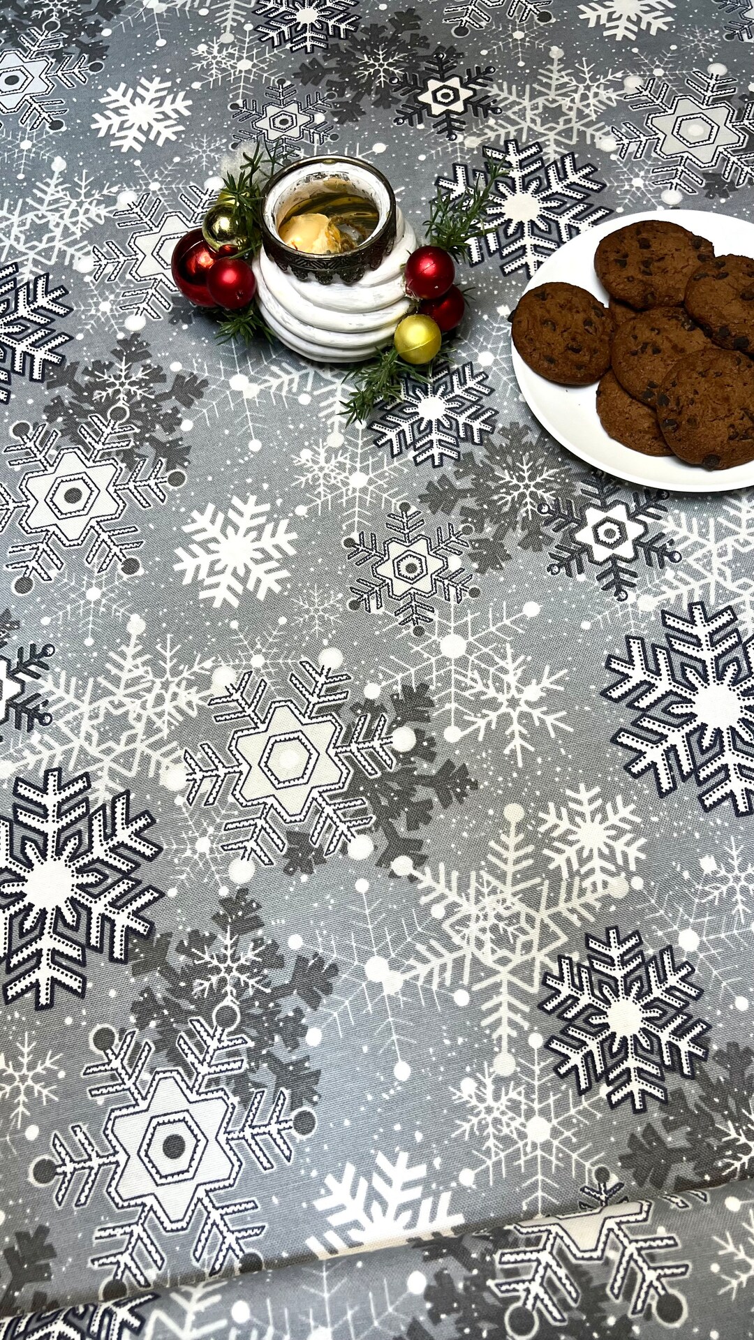 Gray Snowflakes Waterproof Tablecloth, Winter Tablecloths, Snowflakes