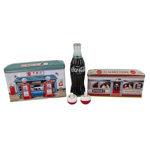 Verschiedene Coca Cola Radio Spielzeug Tops Roadside Diner & Tankstelle Dosen 5P Lot
