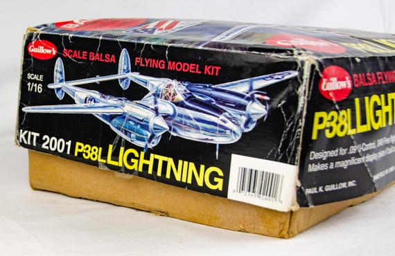 Guillow社のバルサフライングモデル ロッキードP-38 Lightning