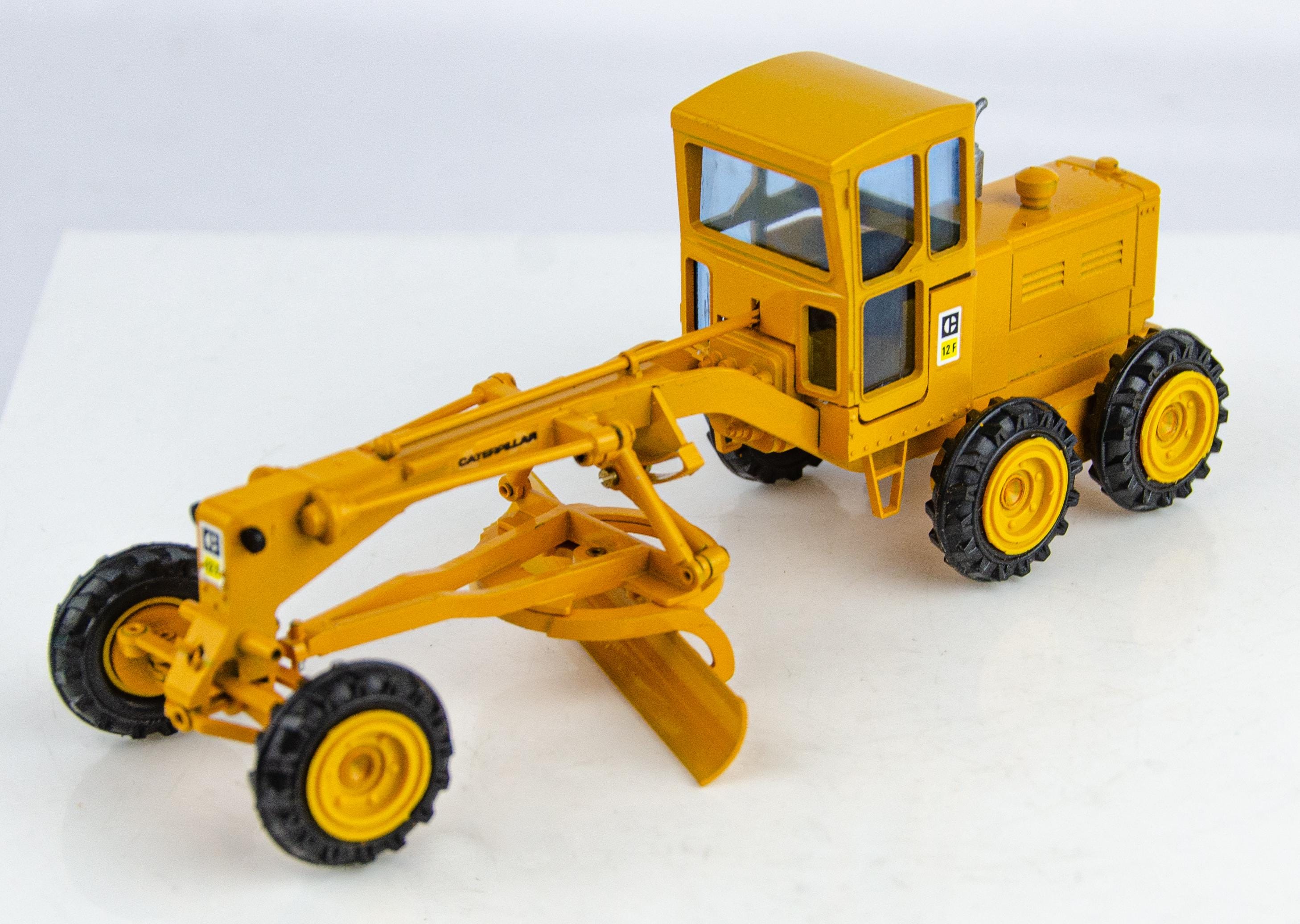 gescha Caterpillar CAT 12F Grader ミニカー Vintage Gescha Model 3061 Diecast Caterpillar CAT 12F Grader