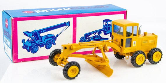 Vintage Gescha Model 3061 Diecast Caterpillar CAT 12F Grader
