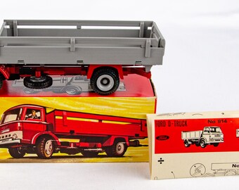 Tekno 915 Ford D-800 Extended Truck Denmark Red 1:43 Scale Diecast