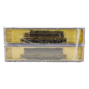 Life-Like 1:87 HO Scale New Haven Alco FB1 FA1 Locomotive 2-Model Train Set 7450