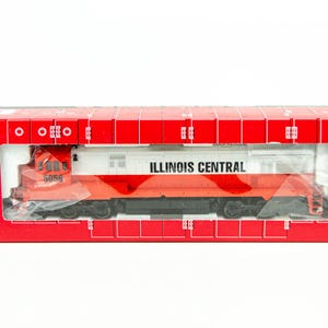 Atlas HO U33C Illinois Central Diesel Locomotive 8521