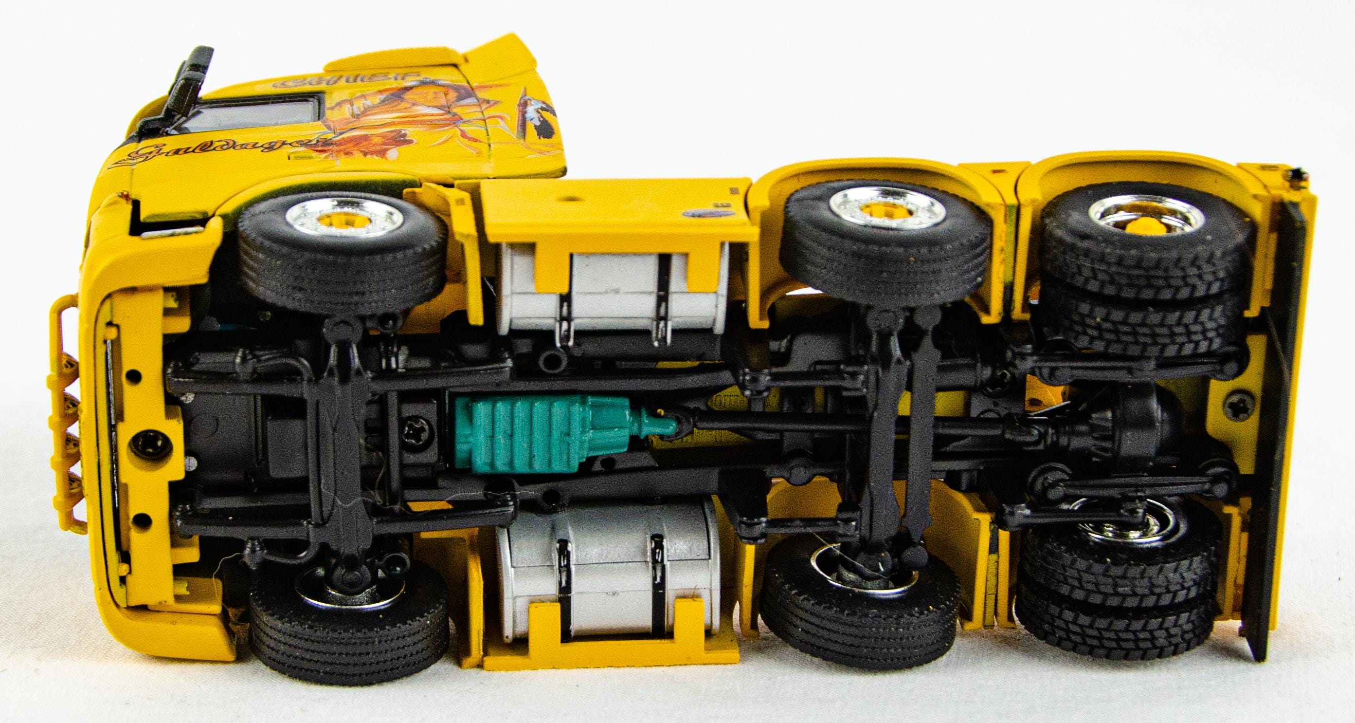 WSI Volvo FH2 Globetrotter the Chief 1:50 Scale Diecast Model