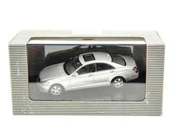 Mercedes-Benz S Klasse ミニカー 1/43 Mercedes Benz S Klasse S600 W221 1:43 Kyosho Silver - Etsy