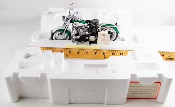 オートバイ・バイク The 1958 Harley-Davidson 1/10 The 1958 Harley-Davidson 1/10