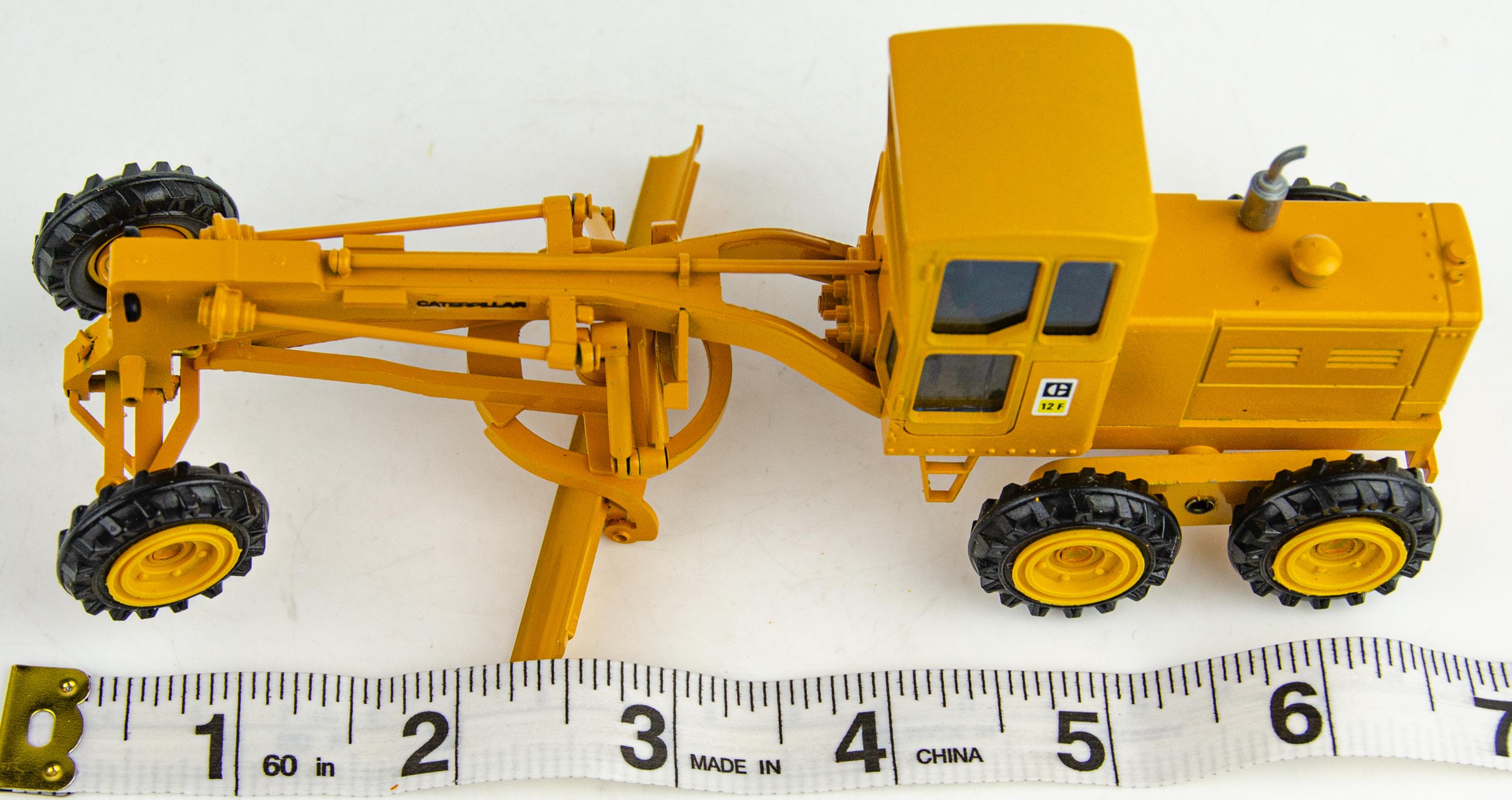 gescha Caterpillar CAT 12F Grader ミニカー