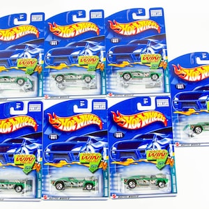 Vintage 2001 Hot Wheels 7 Rodger Dodger # 61 Diecast Car