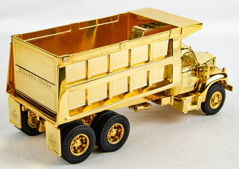 First Gear 1960 Mack B-61 Gold Edition Dump Truck 1:34 Scale Diecast Model Truck image 6