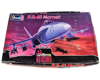 1990 Revell 4704 F/A-18 Hornet Hunt for Red October 1:48 Scale