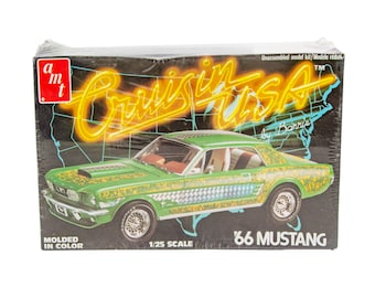 Coche modelo a escala 1/25 de AMT Ford Mustang Cruisin USA de 1966, de George Barris, nuevo y sellado.