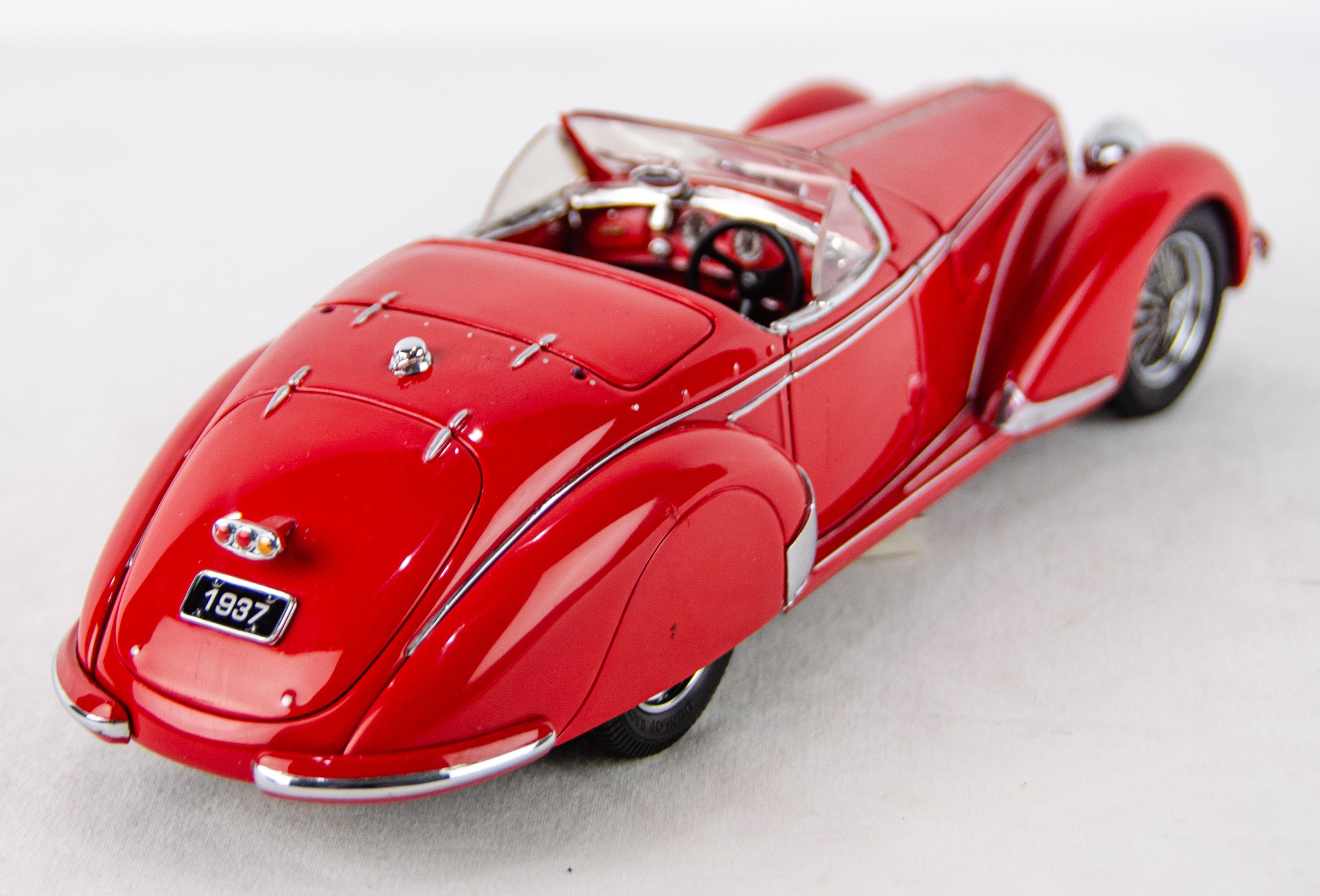 Franklin Mint 1:24 1937 Alfa Romeo 2900B Diecast Model Car