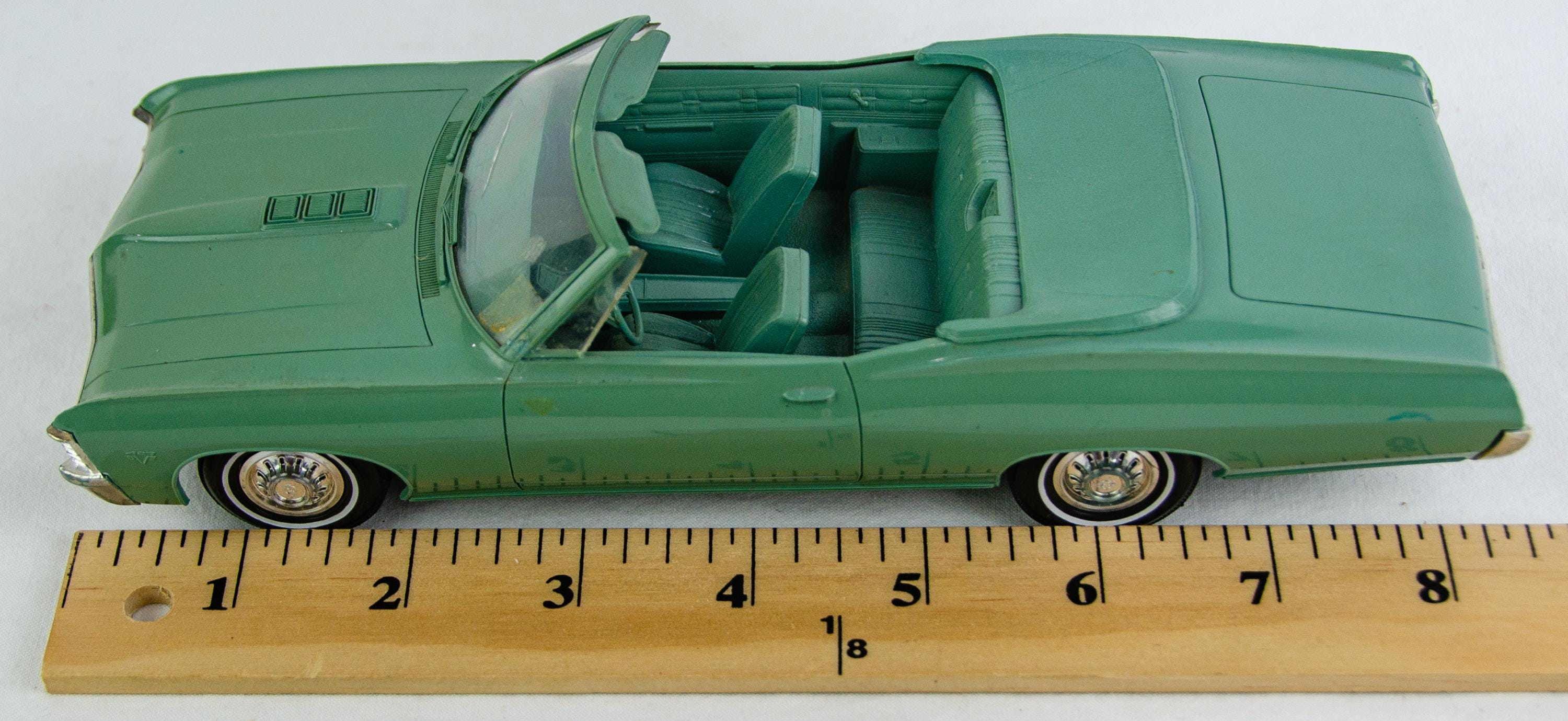自動車 AMT 1967 Chevrolet SS 427 Convertible AMT 1:25 Scale 1967 Chevy Impala Convertible SS 427 Plastic