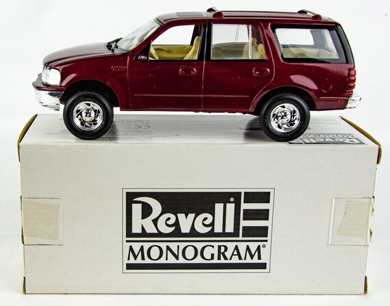 Amazon.com: Revell/Monogram 37 Ford Panel Delivery Truck
