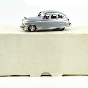 Kenna Models 1/43 Standard Vanguard Silver Diecast Model Car