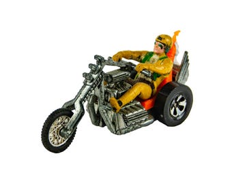 1970s Hot Wheels Mattel RRRumblers Orange Torque Chop w/Rider Diecast Motorcycle