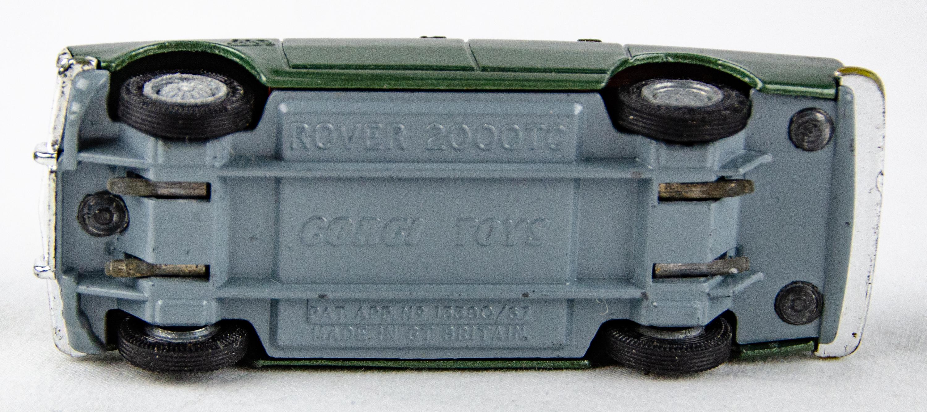 Corgi Toys 275 Rover 2000 TC W/ Take off Spare Green 1:50scale