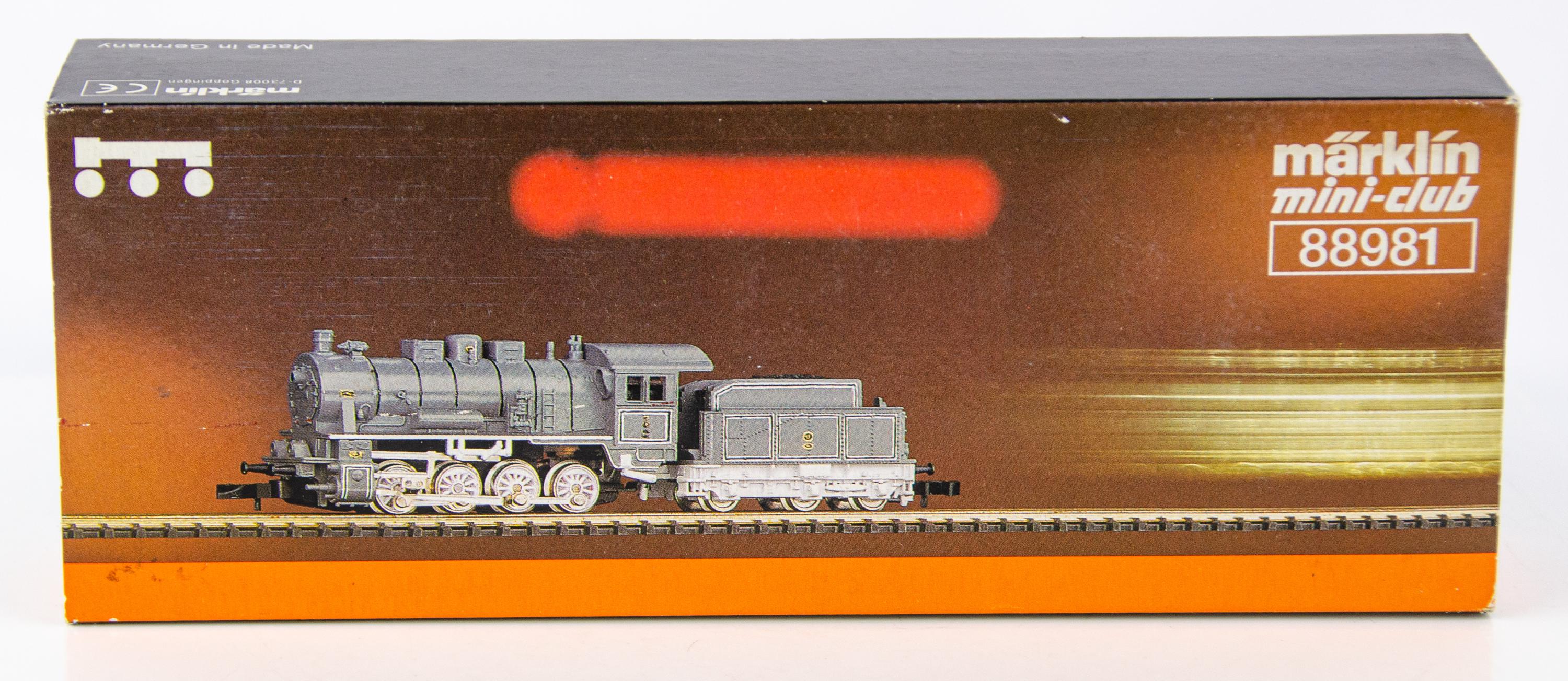 Z Scale Marklin Mini-Club 88180 Steam Locomotive With Tender