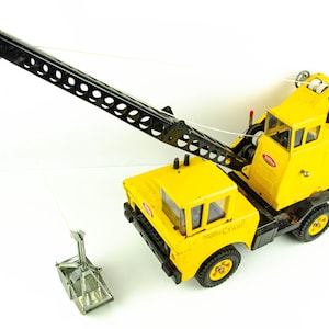 Vintage 1970-1973 Mighty Tonka Mobile Crane Yellow Steel Construction Toy