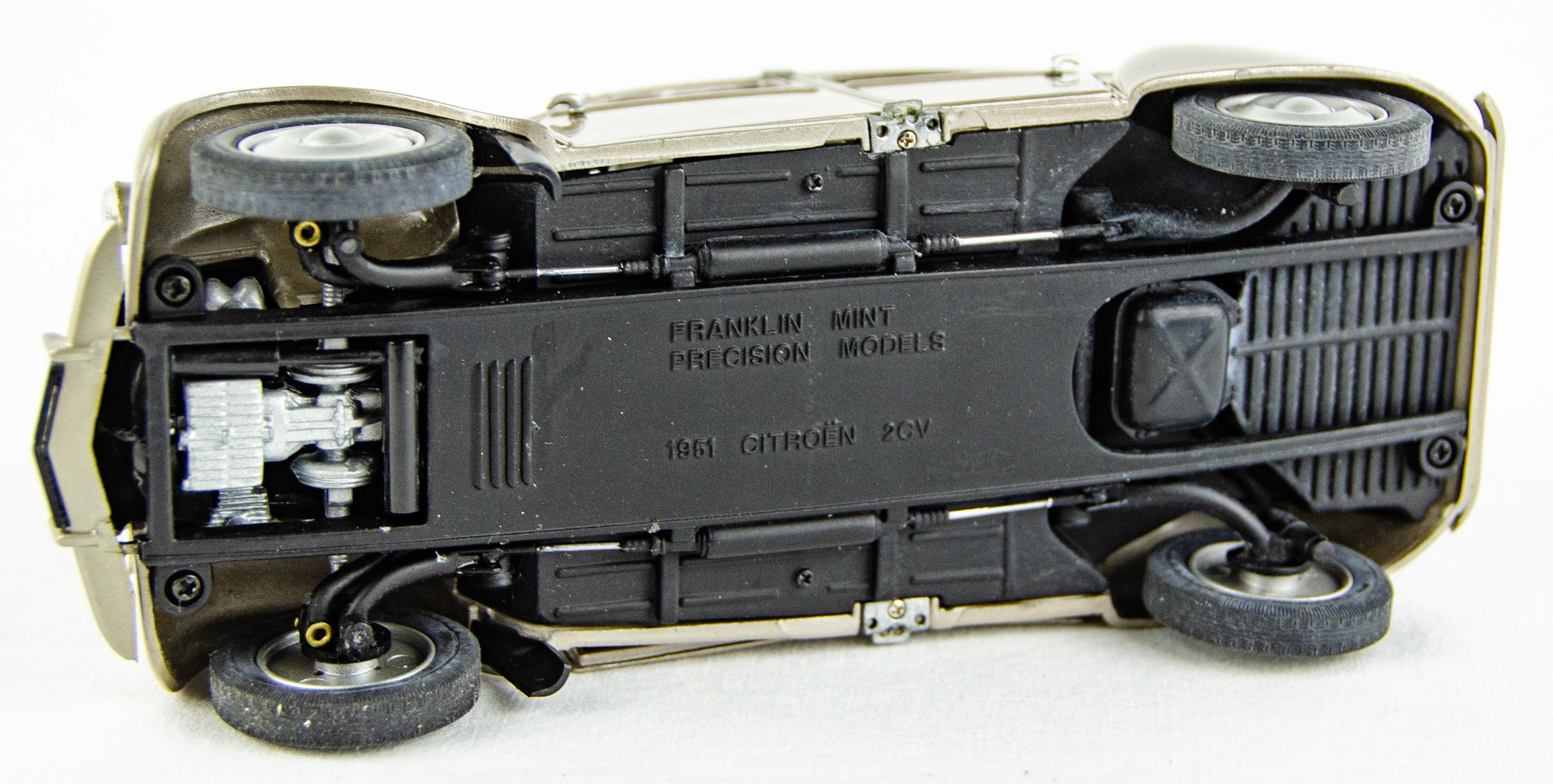 Franklin Mint 1/24 シトロン CITROEN 2CV Franklin Mint 1951 Citroen 2CV Silver 1:24 Scale Diecast Model Car