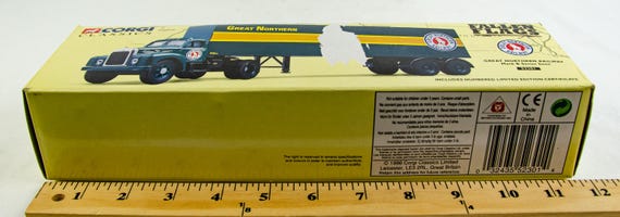 Corgi Fallen Flags 52301 Great Northern Railway Mack B Semi 1:50