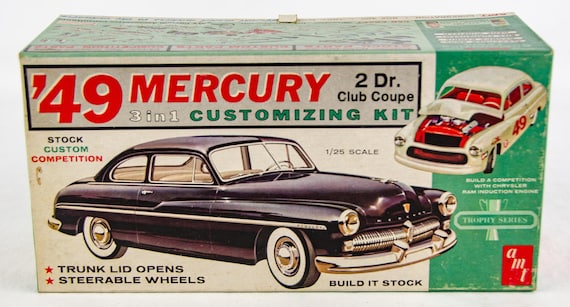 AMT 02-349-149 1949 Mercury 2 Dr. Club Coupe Custom 1:25 Scale