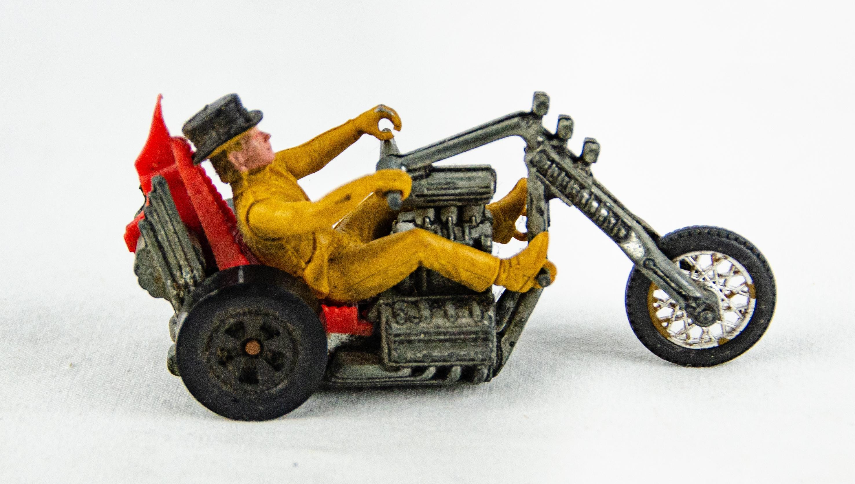 1970s Hot Wheels Mattel Rrrumblers Red Torque Chop W/ Rider