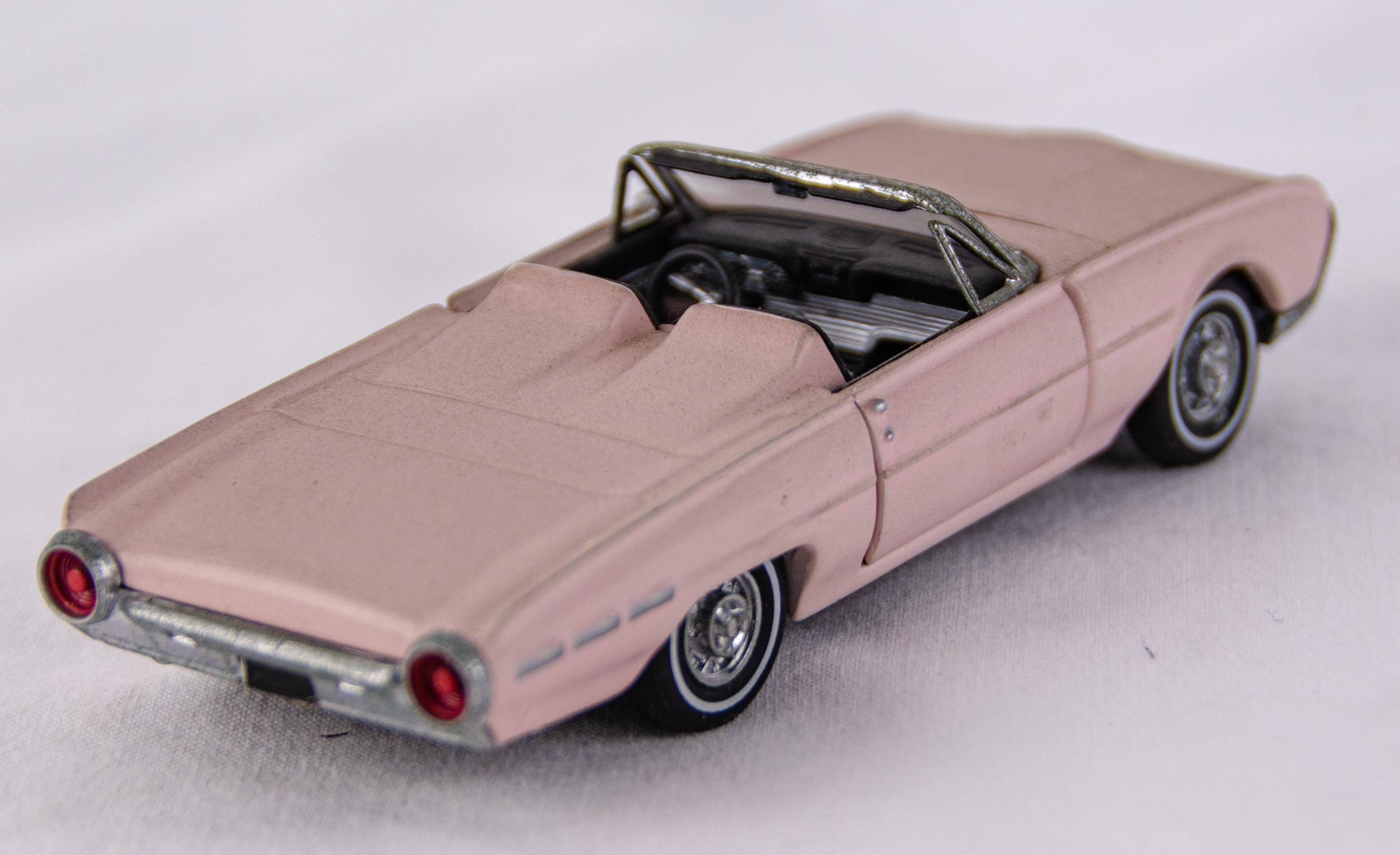 Franklin Mint 1:43 1962 Ford Thunderbird Convertible Diecast Model