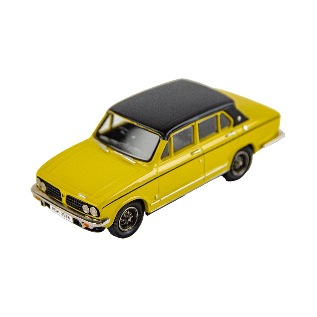 VANGUARDS 1/43 TRIUMPH TR6 Roadster Damson Scale Diecast Model Car EUR 59,45 - FR