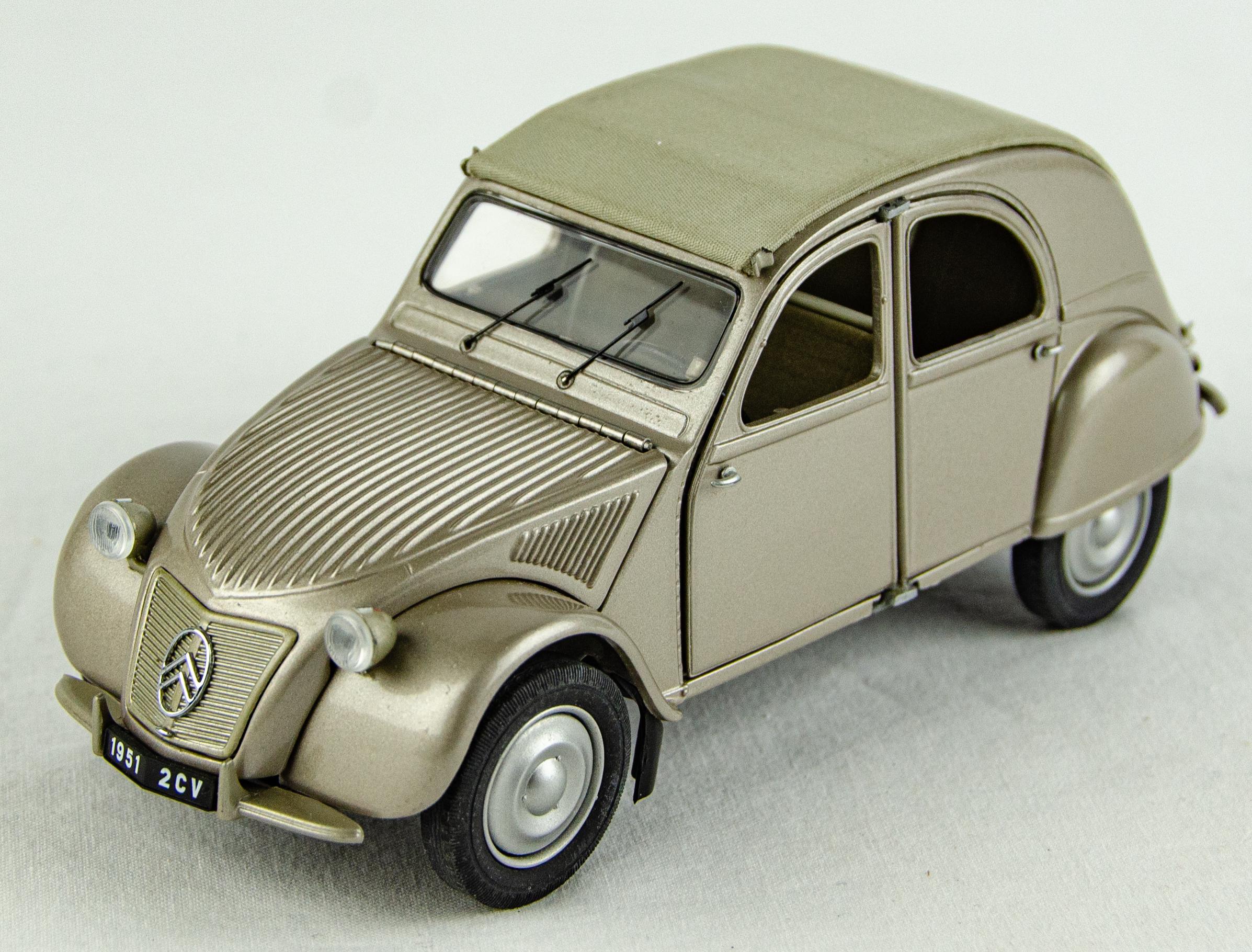 Franklin Mint 1/24 シトロン CITROEN 2CV Franklin Mint 1951 Citroen 2CV Silver 1:24 Scale Diecast Model Car