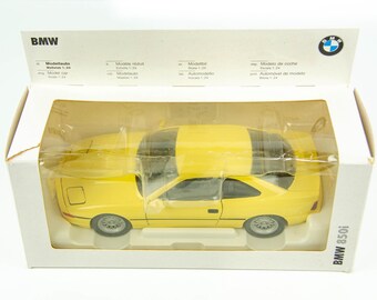Scale 1/18 BMW 850 - Roadtough, Die Cast, Revell, Bburago