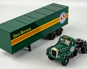 Corgi Fallen Flags 52301 Great Northern Railway Mack B Semi 1:50